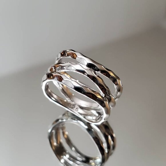 Women's Solid 925 Sterling Silver Hammered Ring Thumb Band Midi Ring - Picture 8 of 8